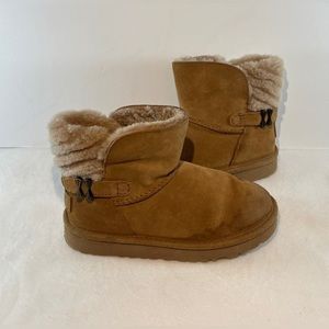 UGG Australia Adria Tan Short Boots Size 1 US Girls S/N10153444K
